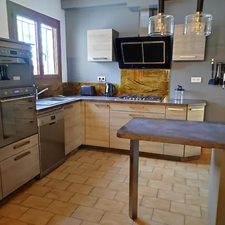 Charmante Avec Piscine A 5 Minutes D'uzes